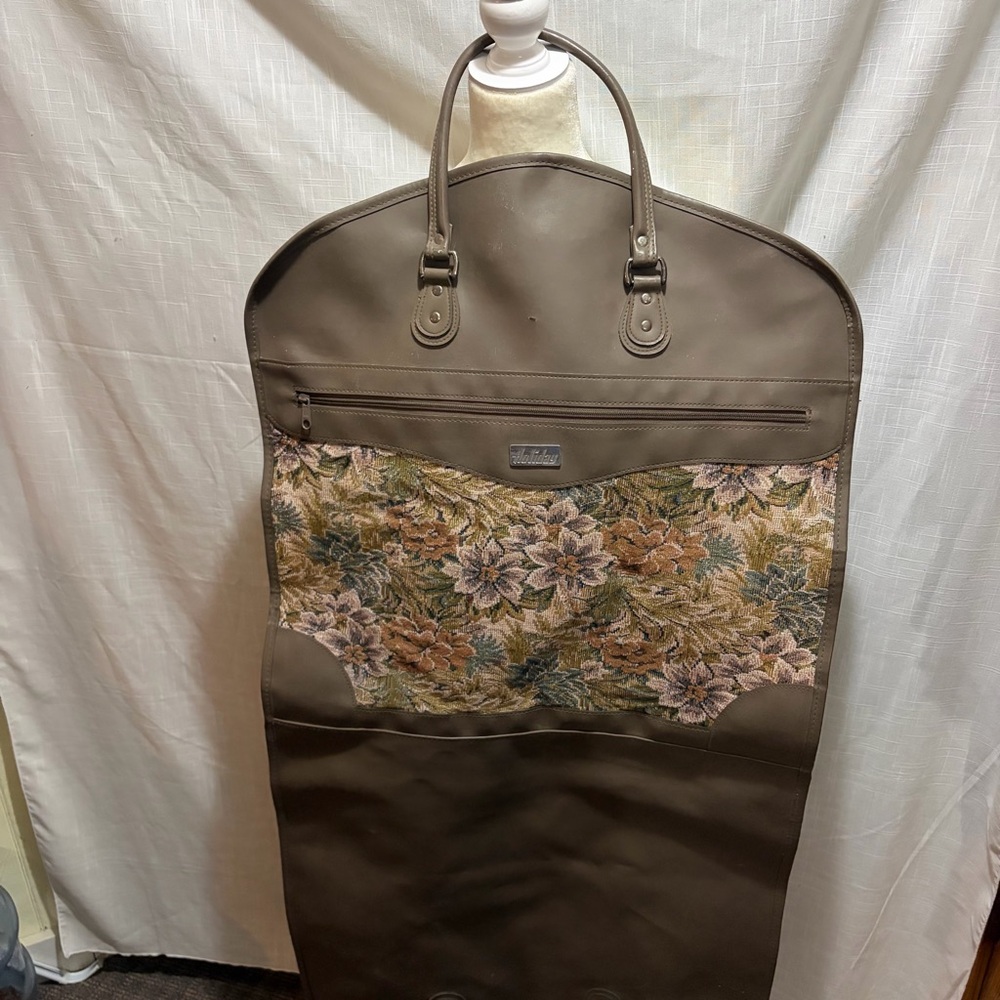 Vintage tapestry & faux leather garment/travel bag - Picture 3 of 5